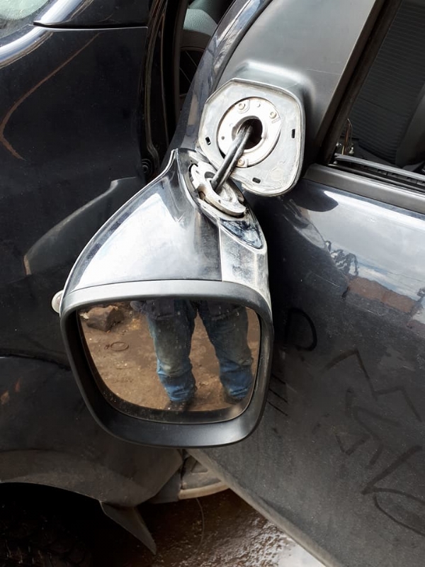 Volkswagen Amarok Ayna Tamiri